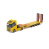 WSI02-2601 - Volvo FH4 Globetrotter XL 4x2 semi lowloader 4axle with ramps LAZZARONI /1:50 WSImodels