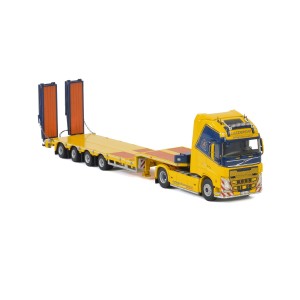 WSI02-2601 - Volvo FH4 Globetrotter XL 4x2 semi lowloader 4axle with ramps LAZZARONI /1:50 WSImodels