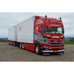 WSI01-4426 - Scania CR20H combi reefer N.C. Christensen & Sonner /1:50 WSImodels