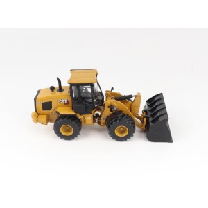 DM85782 - CAT 938 compact wheel loader /1:50 Diecast Masters